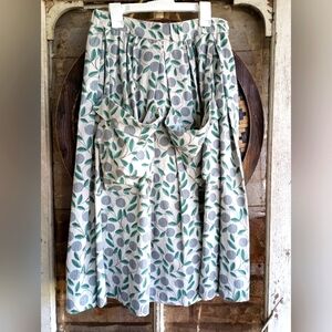 Teeberry & Weave Leaf Print Skirt in Green and Gray W/ large Front Pockets_Med